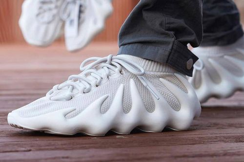 6 mẫu giày sneakers mới có giá bán lại tăng gấp nhiều lần