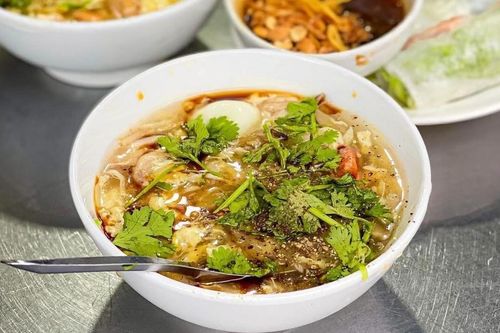 Ăn gì tại chợ Tân Định, quận 1?