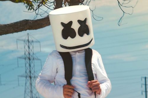 Các nghệ sĩ của Monstercat gửi lời chào đến fan Việt