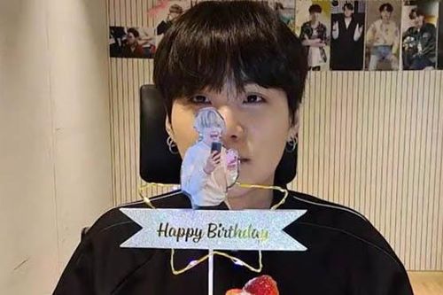 BTS: Jungkook bất ngờ xuất hiện hát 'Happy Birthday' chúc sinh nhật Suga