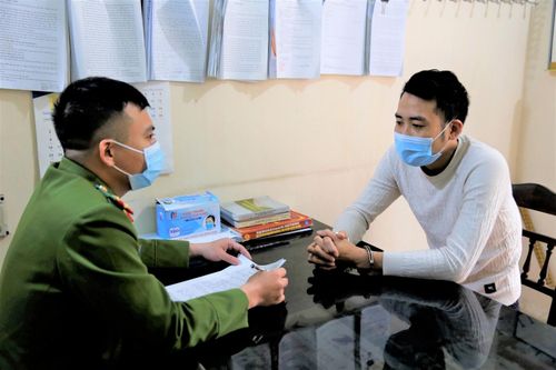 Khởi tố, bắt giam đối tượng lăng mạ cán bộ làm việc tại chốt kiểm dịch