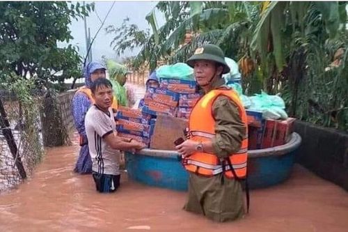Cấp Bằng 'Tổ quốc ghi công' cho Chủ tịch UBND xã hi sinh vì cứu dân trong lũ