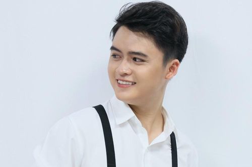 Hoài Linh đổi nghệ danh cho hotboy 4 lần đoạt giải quán quân