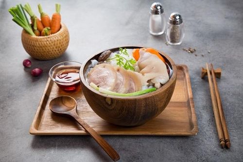 Cách nấu bánh canh giò heo thơm ngon đậm đà