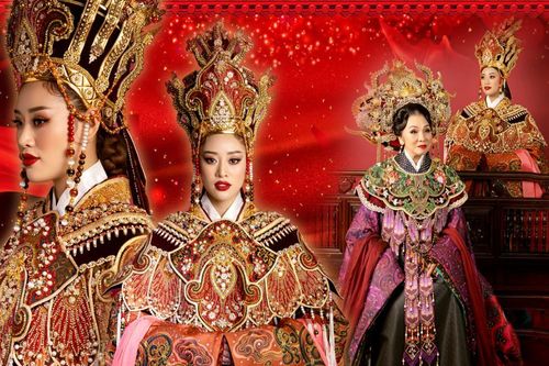 Hoa hậu Khánh Vân khoe thần thái quyền lực với trang phục hoành tráng