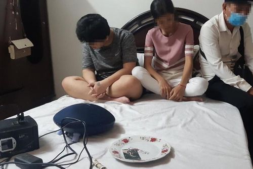 6 nam 1 nữ tụ tập trong phòng khách sạn, 'phê' ma túy và nhảy nhót trong tiếng nhạc lớn