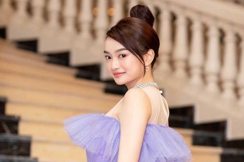 Kaity Nguyễn shock khi nhìn lại hình lần đầu đi event 5 năm trước nhưng khán giả nghĩ ngược lại