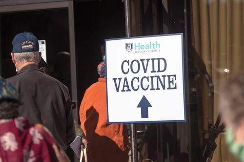 Lợi nhuận khổng lồ của các 'ông lớn' sản xuất vaccine Covid-19