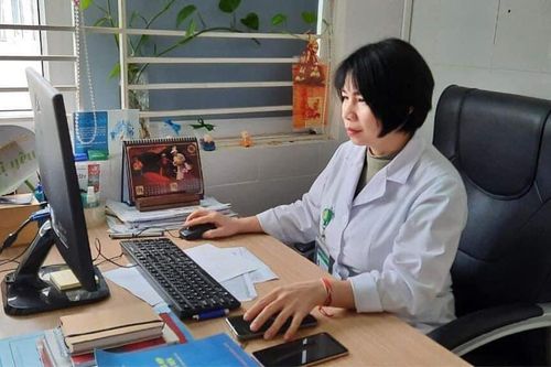 Sau tiêm vắc xin Covid-19, các cán bộ y tế đã trở lại với công việc thường ngày