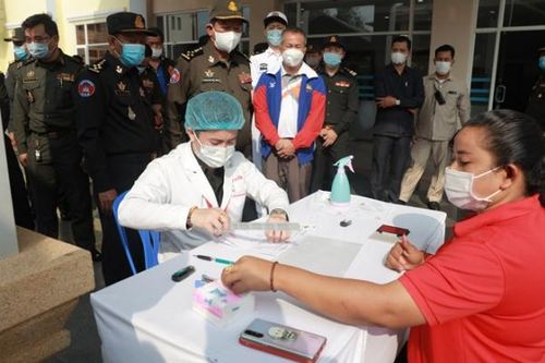 2 tuần sau ca lây nhiễm cộng đồng, số ca COVID-19 tại Campuchia vượt 1000 người