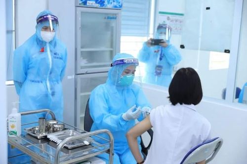 Hà Nội: Hơn 7.200 người nguy cơ cao sẽ được tiêm vắc xin COVID-19