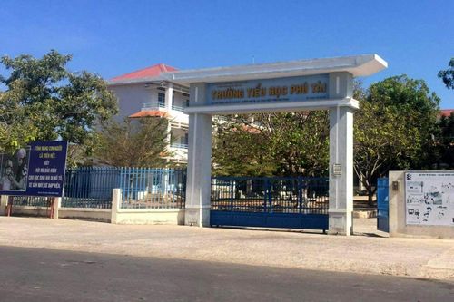 Nữ giáo viên rơi lầu sau khi làm việc với phụ huynh