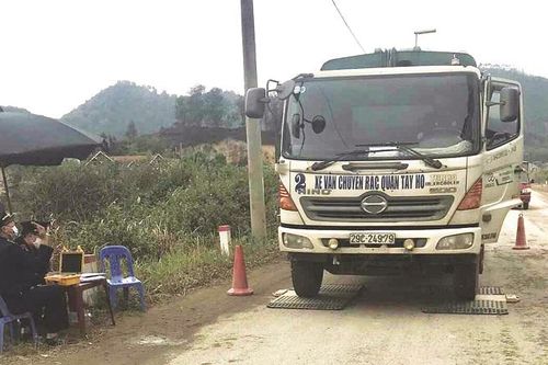 Xử lý nghiêm 'xe dù, bến cóc'