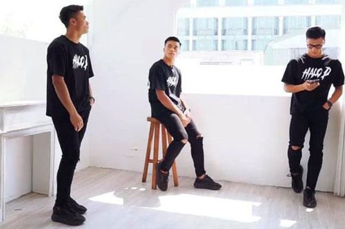 Thủ môn Bùi Tiến Dũng lấn sân thời trang