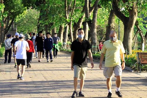 Phố đi bộ ở quận Hoàn Kiếm hoạt động trở lại từ ngày 12-3