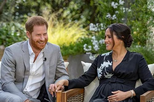 Điện Buckingham lên tiếng về tiết lộ gây sốc của Harry và Meghan