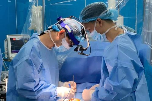 Bác sĩ 'bắt' trái tim ngừng đập để 'hồi sinh' bệnh nhi 5 tuổi
