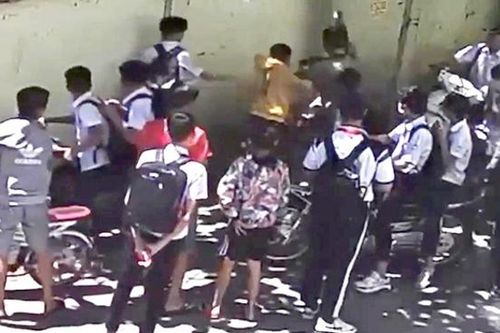 Đồng Nai: Một học sinh bị đánh hội đồng, chấn thương nặng