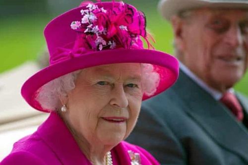 Phá vỡ im lặng, Nữ hoàng Anh lên tiếng về tuyên bố 'phân biệt chủng tộc' của Meghan