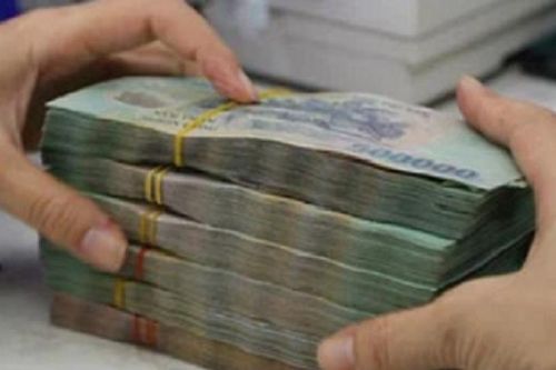 Nhân viên ngân hàng tự ý 'giữ lại' 800 triệu đồng tiền vay của khách hàng