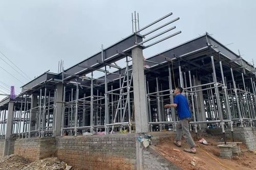 Ca sỹ Thủy Tiên tài trợ Hà Tĩnh 20 tỉ xây nhà tránh lũ: Nhiều thông tin thất thiệt