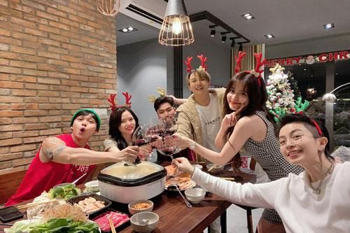 Gil Lê bị phát hiện đưa Hoàng Thùy Linh đi du lịch cùng gia đình mình