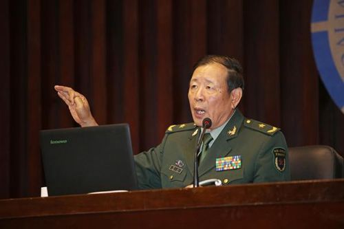 Tướng diều hâu PLA La Viện tuyên bố: 'Trung Quốc trỗi dậy cần có gậy đánh chó hạng nhất'