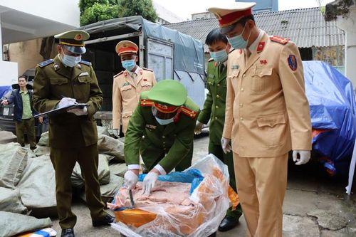 Ngăn chặn 3,3 tấn nầm lợn đông lạnh nấm mốc lưu thông theo hướng Lạng Sơn - Bắc Giang