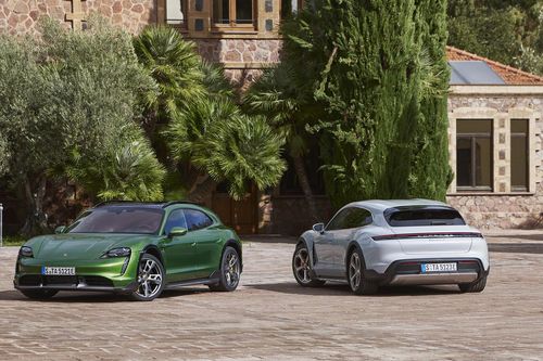 Xe thể thao điện Porsche Taycan Cross Turismo giá từ 5 tỷ đồng