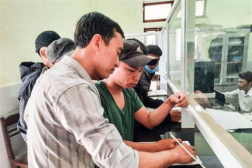 Một công chức tận tụy với công việc