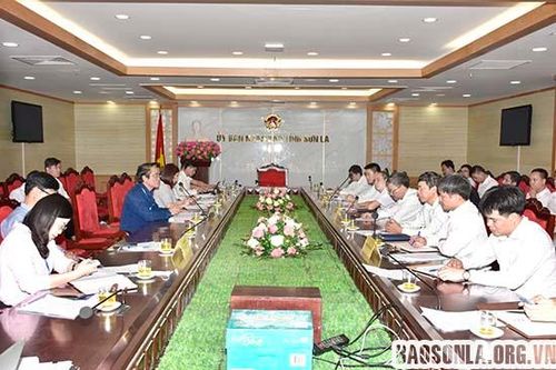 Đẩy nhanh tiến độ các dự án đầu tư xây dựng công trình điện