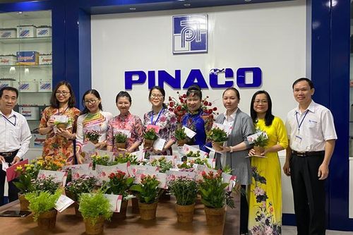 Khen thưởng 14 tập thể và 50 cá nhân 'Giỏi việc nước, đảm việc nhà' ngành Hóa chất