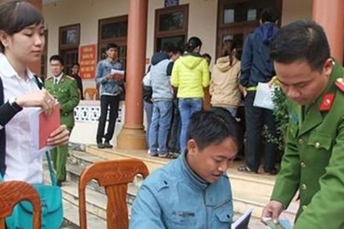 Đẩy nhanh việc cấp căn cước công dân gắn chíp điện tử cho người dân