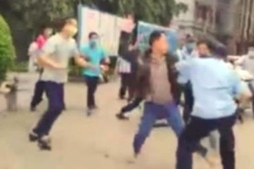 Điều tra vụ xô xát giữa người nhà người bệnh với bảo vệ bệnh viện