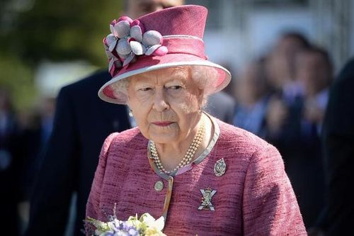 Nữ hoàng Anh lần đầu lên tiếng về cuộc phỏng vấn 'bom tấn' của Harry-Meghan