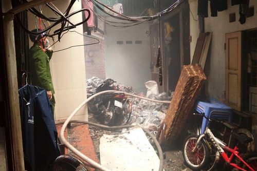 Kịp thời dập tắt đám cháy lớn ở phố cổ Hà Nội