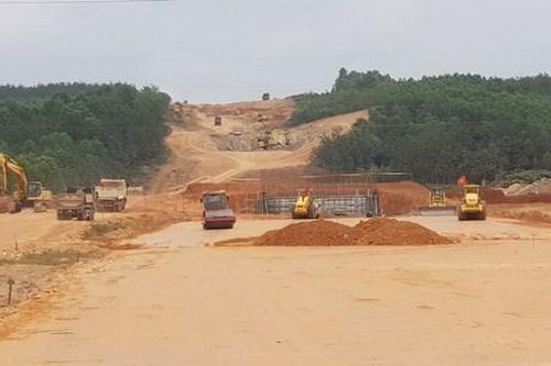 Gỡ vướng, đẩy nhanh tiến độ các dự án giao thông trọng điểm