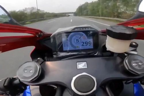 Hà Nội: Xe phân khối lớn chạy gần 300 km/h trên Đại lộ Thăng Long
