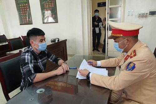 Tài xế phóng mô tô gần 300km/h trên Đại lộ Thăng Long khai nhận vì muốn thử chất lượng xe