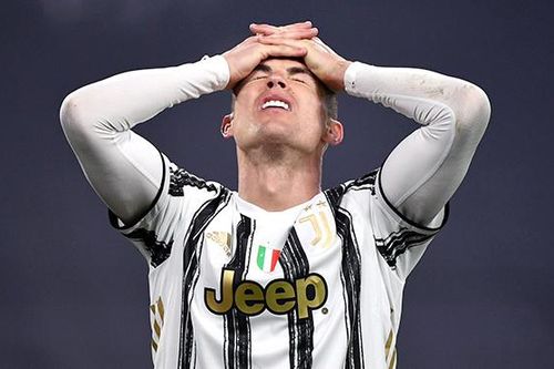 Cristiano Ronaldo kéo Juventus đi thụt lùi