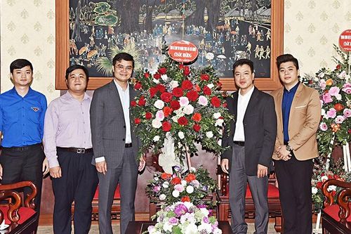 T.Ư Đoàn và T.Ư Hội Sinh viên Việt Nam chúc mừng Báo Nhân Dân