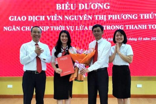 Yên Bái: Ngăn chặn kịp thời vụ lừa chuyển tiền qua ngân hàng để nhận 'quà ngoại'