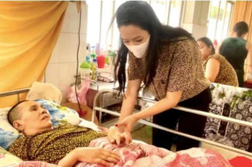 Dàn sao Việt khóc thương trước sự ra đi của 'phù thủy trang điểm' Minh Lộc; Trịnh Kim Chi xót xa kêu cứu trước bệnh tình của NS Hoàng Lan