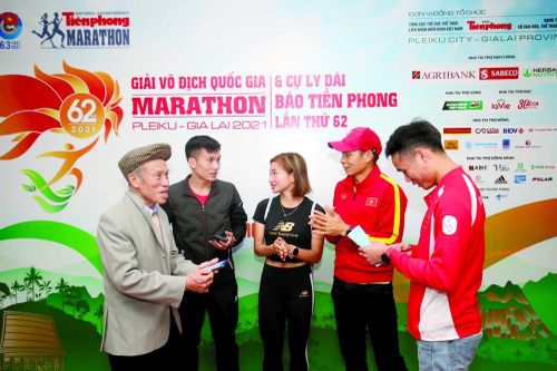 VĐV marathon phong trào 'săn' cơ hội SEA Games