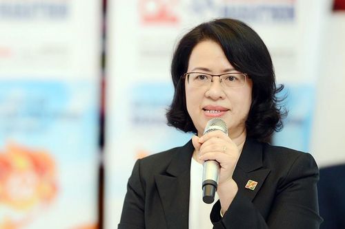 Agribank đồng hành trồng cây xanh tại Tiền Phong Marathon 2021