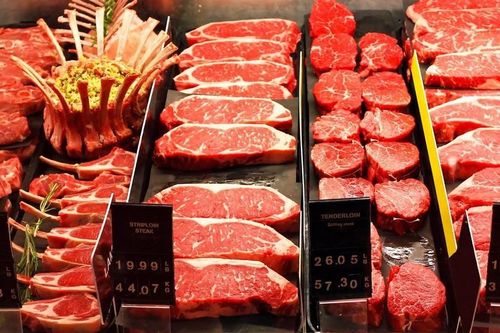 Thị trường 11/3: 'Ông lớn' ngành sữa sẽ bán thịt bò