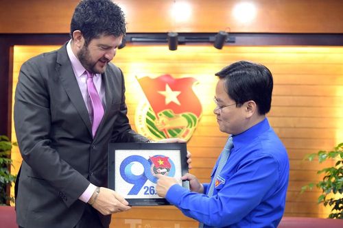 Tăng cường năng lực chuyển đổi số, truyền thông số cho giới trẻ