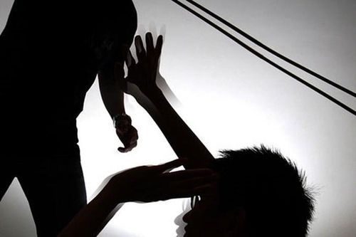 Sát hại cha vì thường xuyên bị đánh đập