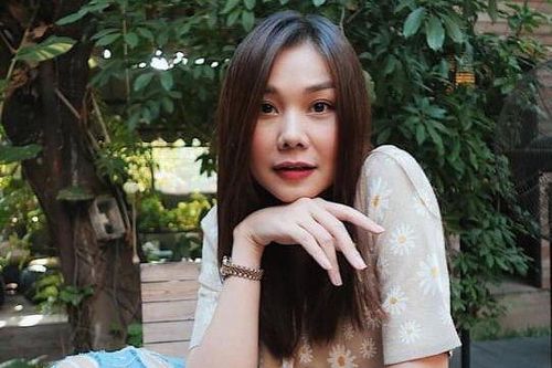 Siêu mẫu Thanh Hằng khiến dân tình ngỡ ngàng khi tung loạt ảnh tựa như nàng thơ