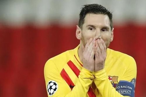 Messi sút hỏng phạt đền trước PSG, điều lạ lùng khó tin ở Barca